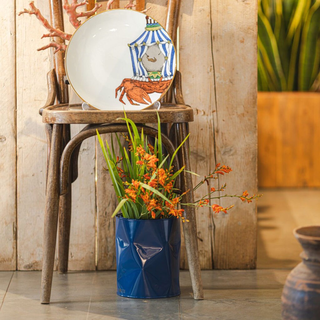 vaso di design per fiori o oggetti